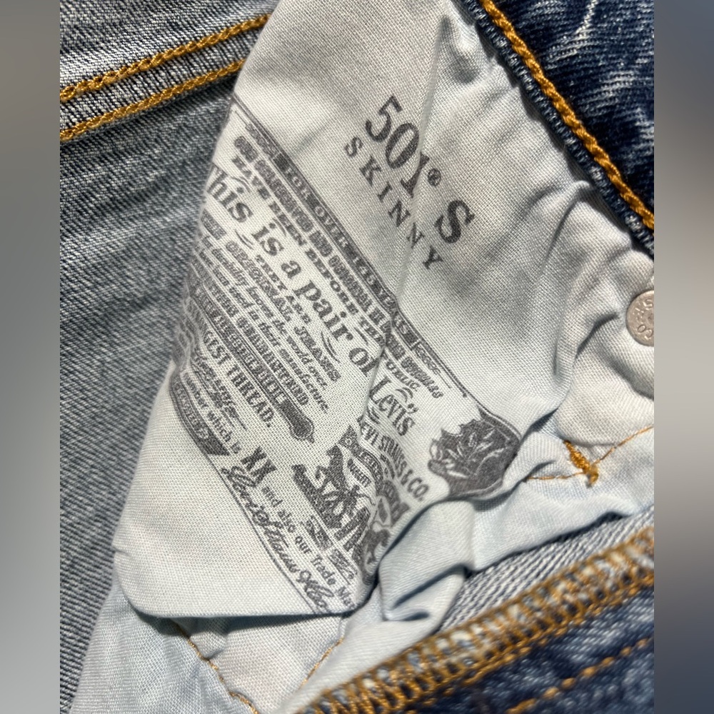 Levi's - Picture 5 of 7